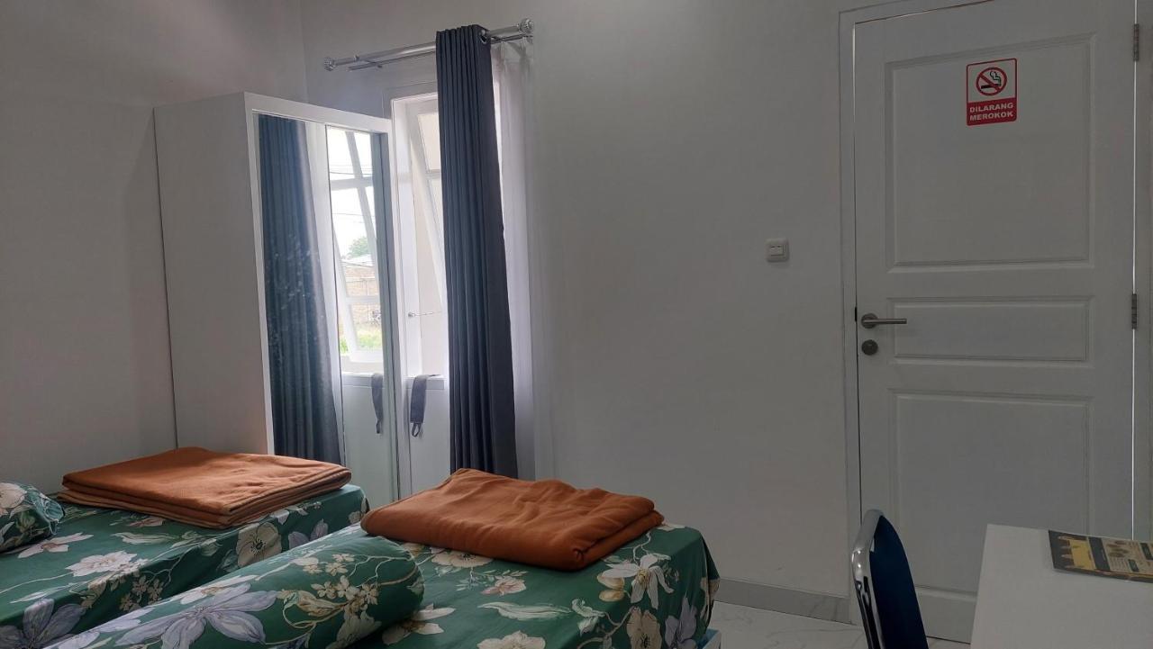 Hotel Wisma Mangurna Dolok Sanggul Buitenkant foto