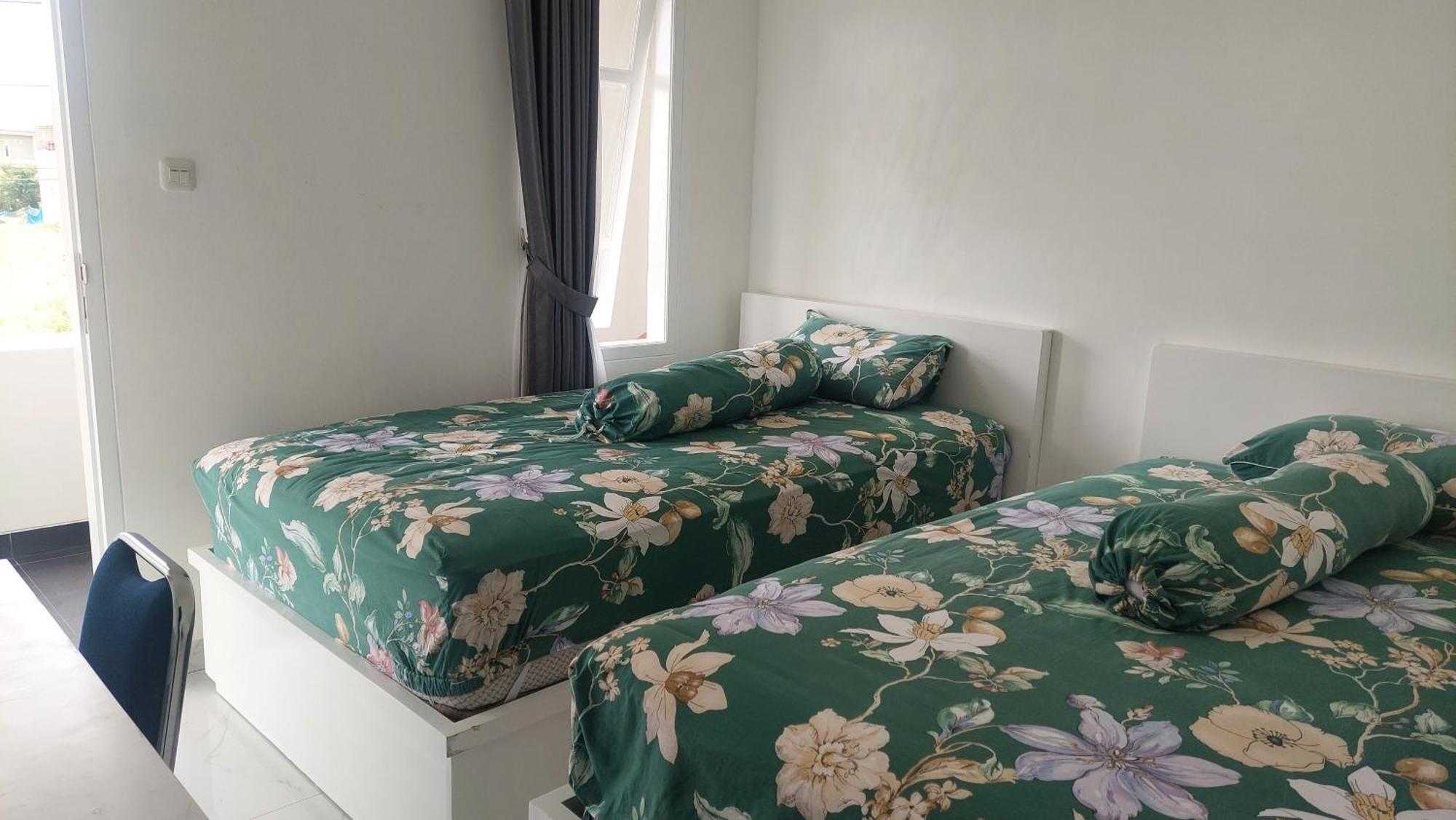 Hotel Wisma Mangurna Dolok Sanggul Buitenkant foto